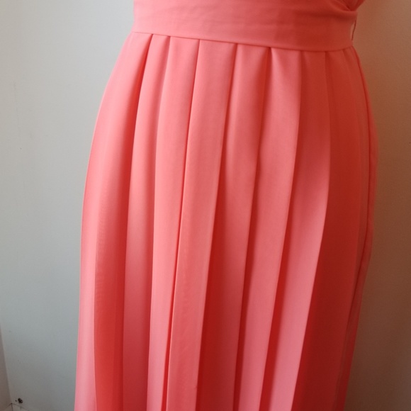 Ann Taylor Pleated dress Petite Size 6 - Picture 4 of 8